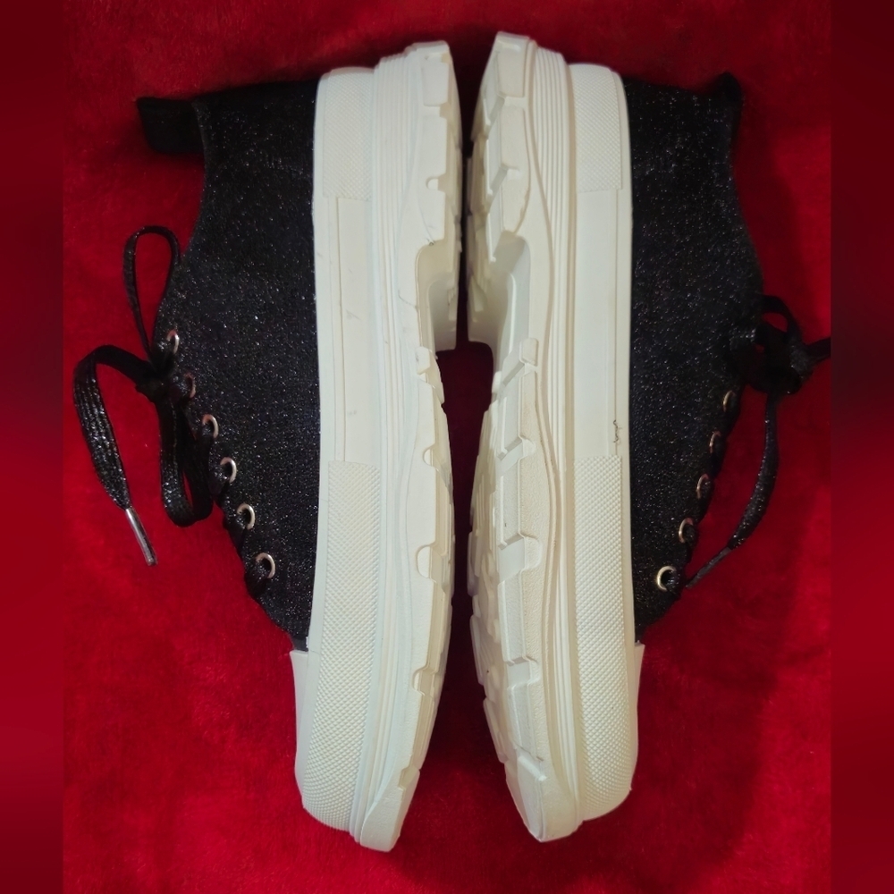 True Religion Janis Black w/Sparkles Canvas Sneakers - Size 10 - Picture 3 of 7